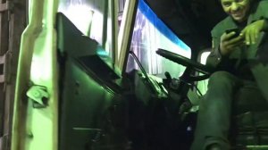 Почему течь из под колонны манипулятора? Ремонт ломовозов с кранами EPSILON и ВЕЛМАШ в Москве.