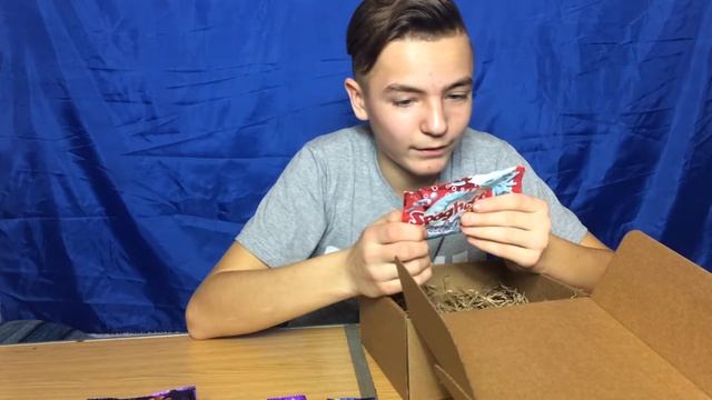 ВКУСНЯШКИ ОТ СЮРПРИЗ БОКС! РАСПАКОВКА КОРОБКИ СО СЛАДОСТЯМИ! смотреть онлайн