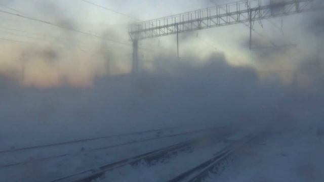 Тепловозы ЧМЭ3-3187 + ЧМЭ3-5660 с пневмоочистительной машиной ПОМ1М-175 в процессе чистки путей! смотреть онлайн