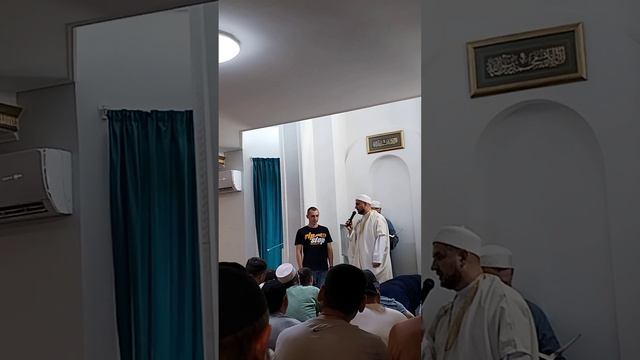 Русский человек принимает ислам Аллаху Акбар Москва Жума #русские#узбекистан #азербайджан смотреть онлайн