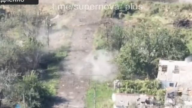 ?Урожайное, наши военные попадают под удар кассетными боеприпасами. ❗️ смотреть онлайн