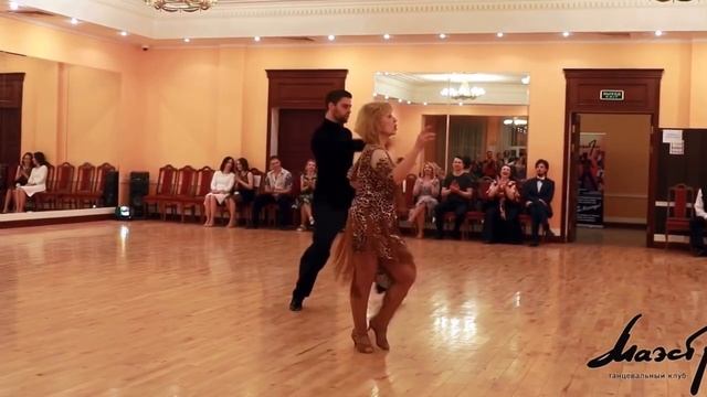 Тренер по латиноамериканским танцам Горшкалев Вячеслав и его ученица Нина. смотреть онлайн