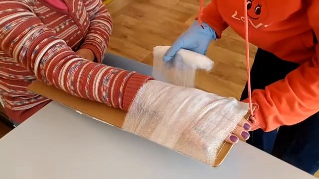Первая медицинская помощь при переломе смотреть онлайн