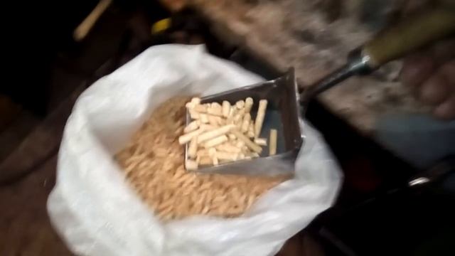 Ч5. Новая пеллетная горелка с наддувом и управлением 25 КВт. Надежный затвор для пеллет. смотреть онлайн