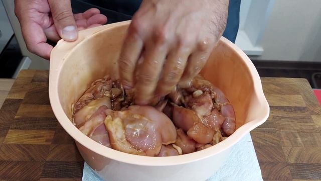 Курица с картошкой в духовке! Отличный маринад для курицы! смотреть онлайн