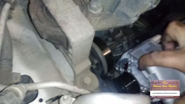 FORD FOCUS 2005 1.6 ZETEC Quick n dirty alternator replacement without removing the stretch belt смотреть онлайн