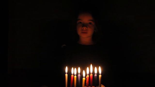 Дети рассказывают историю Хануки, часть 2 смотреть онлайн