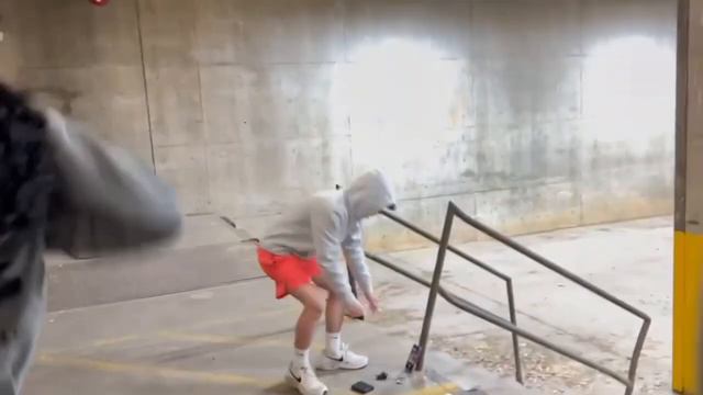 Dressing up as a teddy bear in Walmart смотреть онлайн