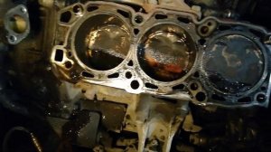 Снятие головок блока цилиндров двигателя автомобиля Митсубиси Паджеро бензин 3.8