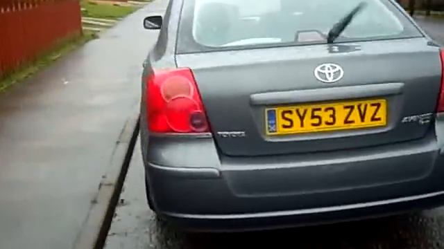 2004 Silver Toyota Avensis T3 - S смотреть онлайн