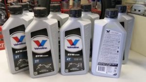 Синтетическое премиальное моторное масло Valvoline 2T (малодымное) и 4T (10W40), Голландия. Обзор.