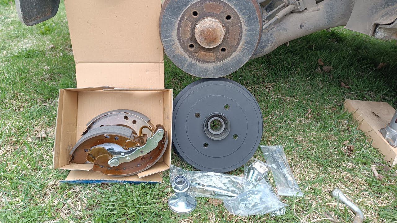 LADA Vesta,,,замена задних барабанов в 2 этапа ! Почему ?!?!?! смотреть онлайн