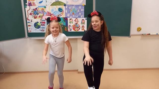 4 класс Автор стихов-Румянцева Ангелина.Исполнители: Хомякова Анна,Румянцева Ангелина. смотреть онлайн