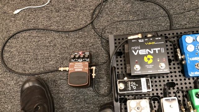 Neo Mini Vent 2 against Behringer Rotary Machine Shootout! смотреть онлайн