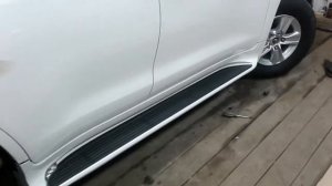 НОВАЯ   Toyota Land Cruiser 200  2017 г. установка порогов своими руками