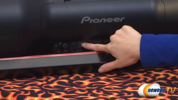 Newegg TV: Pioneer Crew Portable Music System STZ-D10Z-R Overview