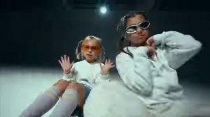 Милана Хаметова & Василиса Кукоякова. Краш примьера клипа (2023).