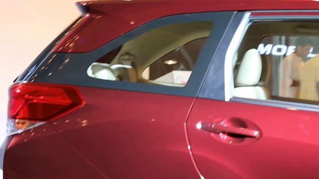 Honda Mobilio First Look смотреть онлайн