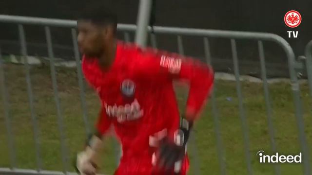 Айнтрахт Франкфурт - полная тренировка №2 от Дино Топпмёллера смотреть онлайн