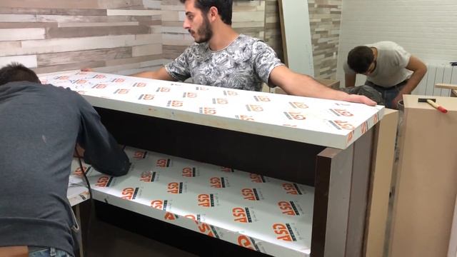 Кухня в малогабаритной квартире. Все своими руками. смотреть онлайн