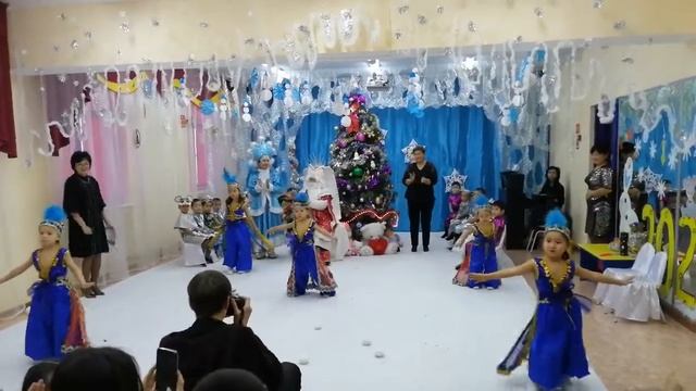 Танец павлин средняя группа смотреть онлайн