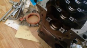 Расположение замков бугелей коленвала , замков шатунов , метка ВМТ  двигателя 2112