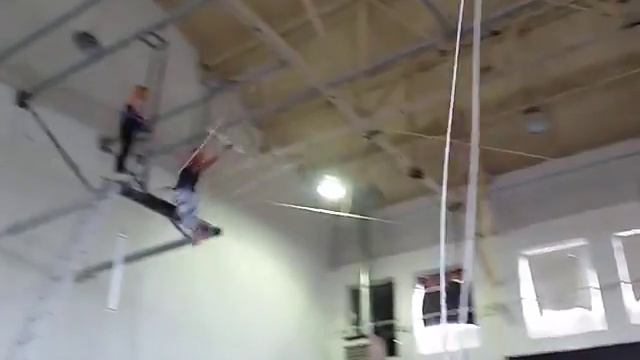 Flying Trapeze: Shooting Star Catch смотреть онлайн