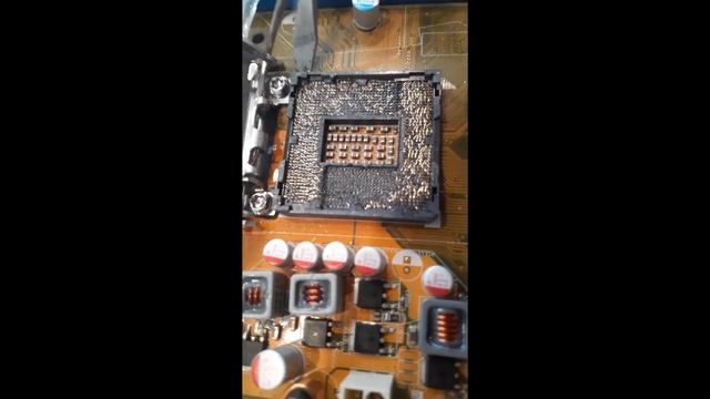 Как установить процессор в материнскую плату. ТЕХНОТРЭШ #1 смотреть онлайн