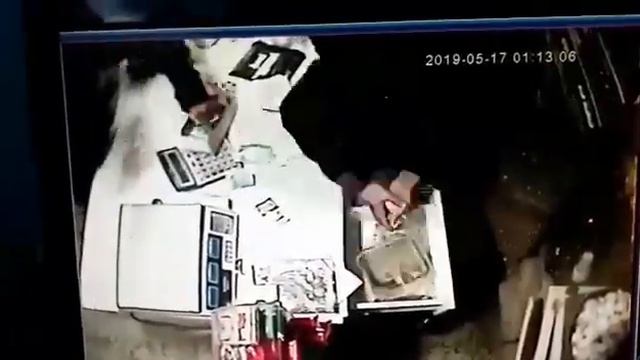 Видео ограбления магазина распространяют жители Мангистау смотреть онлайн