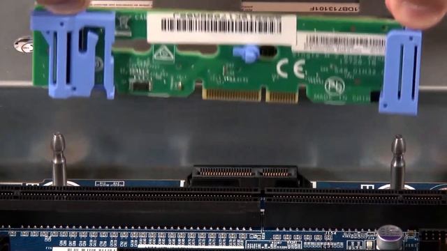 Lenovo ThinkSystem SN550 removing an M.2 backplane and drive смотреть онлайн