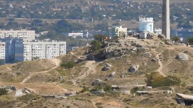 Керчь с самой высокого холма Митридата. Порт торговый Мост. смотреть онлайн