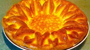 Какой же он вкусный! Нежный заливной рыбный пирог из консервы и картофеля на сметане.mp4