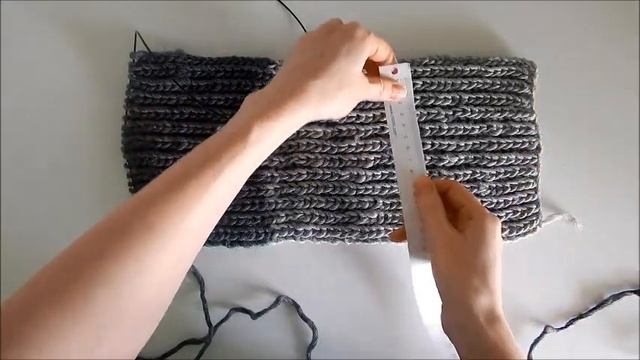 Повязка чалма на голову спицами. С необычным перехлестом полупатентной резинкой. Для начинающих смотреть онлайн