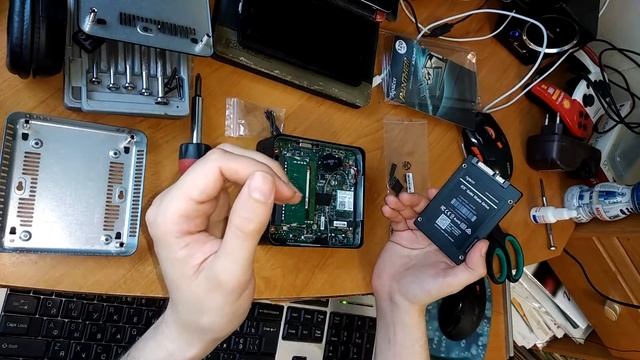 Распаковка и сборка MSI Cubi N смотреть онлайн