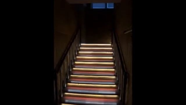 Умная лестница с эффектом димминга смотреть онлайн