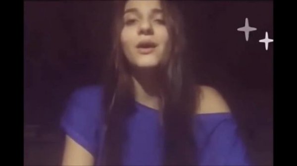 Красивые девушки поют популярные песни