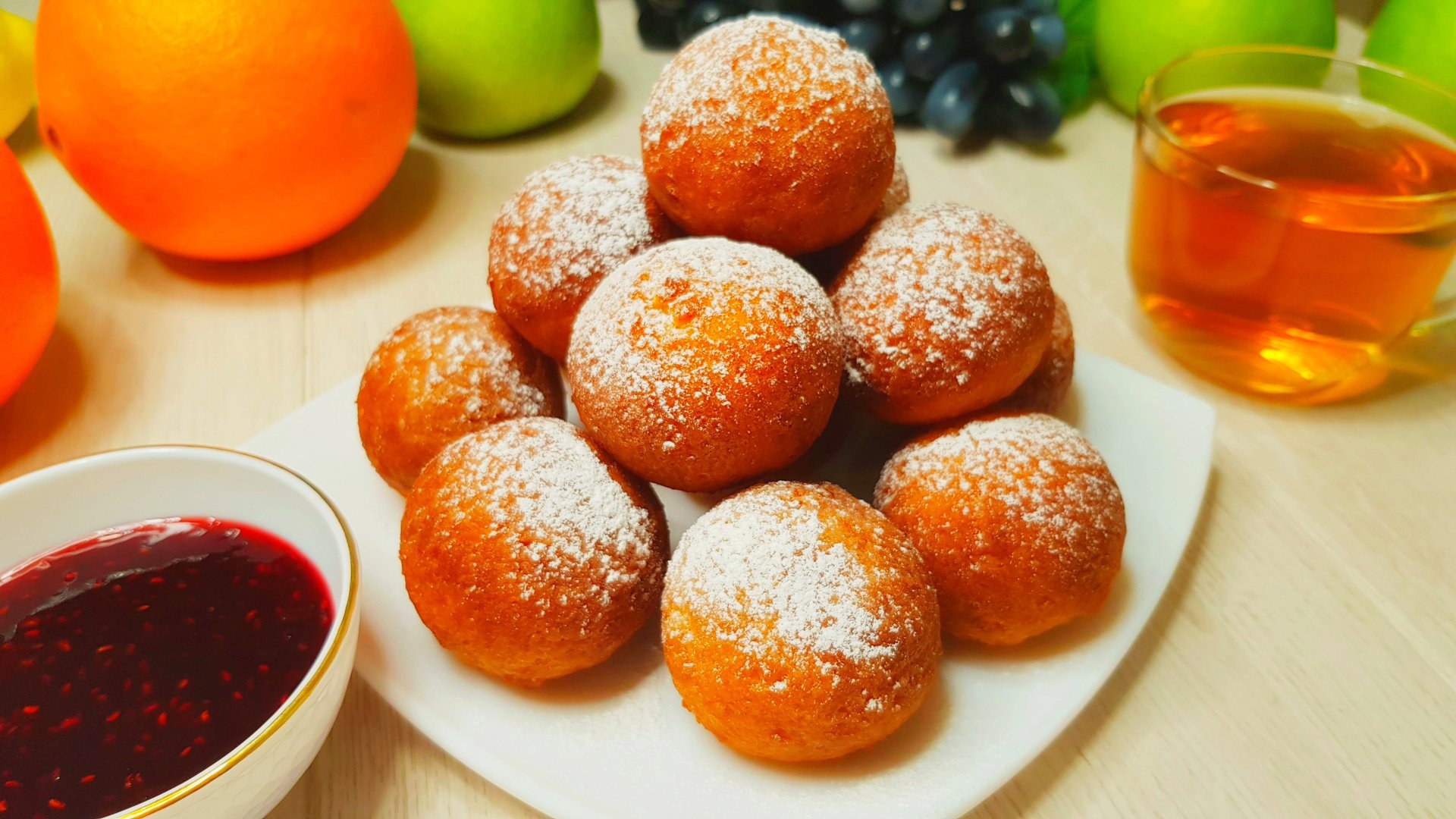 Наивкуснейшие творожные пончики - волшебный десерт на завтрак для отличного настроения! смотреть онлайн