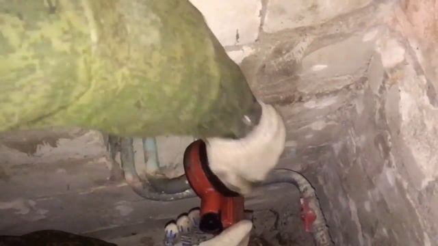 Как легко нарезать резьбу на металлической трубе! смотреть онлайн