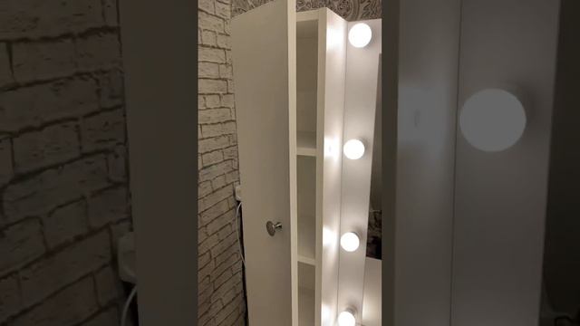 Туалетный столик с ящиками и шкафчиком смотреть онлайн