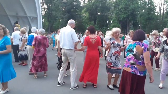 ДОЖДИК, ДОЖДИК ЛЕЙ! СЧАСТЛИВЫЕ МГНОВЕНЬЯ ИЗ ПАРКА ГОРЬКОГО ХАРЬКОВ 2021 смотреть онлайн