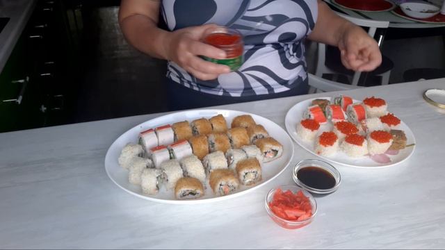 жаренные роллы в кляре/танец мамы и дочек/покрасила брови смотреть онлайн