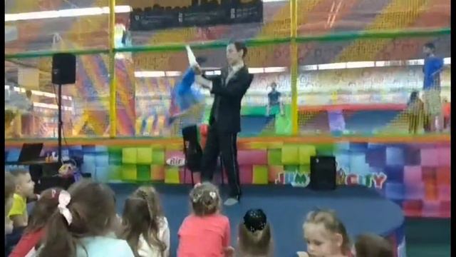 Фокусник в ДжампСити!!!))) смотреть онлайн