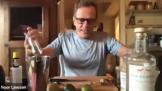Dos Hombres Mezcal cocktail recipe featuring "Breaking Bad" stars Bryan Cranston and Aaron Paul смотреть онлайн