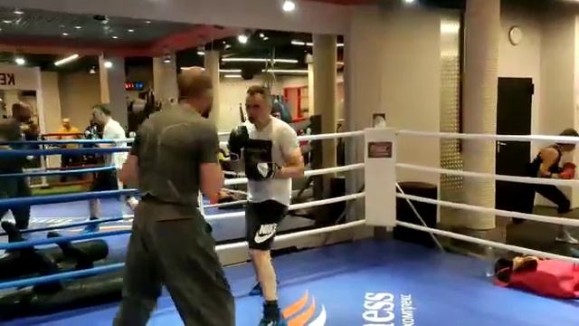 Работа в парах. Ученик 1,5 ода занятий с нуля.