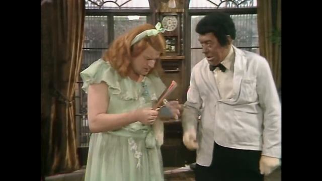 Benny Hill - Long Dry Summer (1975)