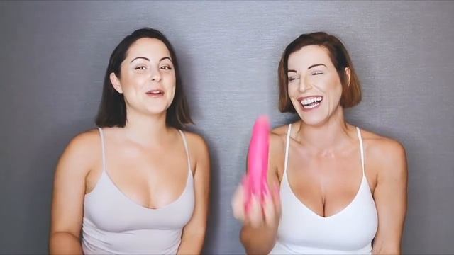 Does size matter? Rosa & Rhea Weigh In! Our opinions might surprise you..... смотреть онлайн