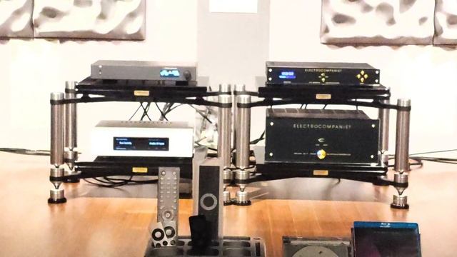 02 WEISS DAC 502 + Electrocompaniet EC4.8 & AW250R + B&W 802 D3 смотреть онлайн