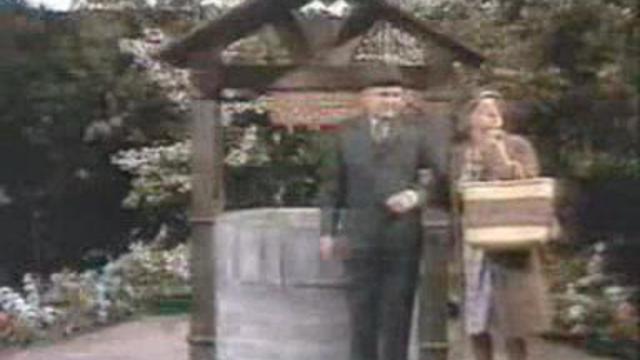 Funny - Wishing Well Benny Hill Lol смотреть онлайн