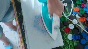Подставка  из пластиковых пробок