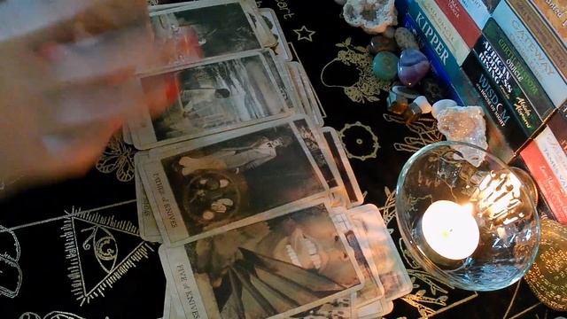 ❗?ВИДИТ ЛИ МУЖЧИНА БУДУЩЕЕ С ВАМИ? ??РАСКЛАД ТАРО♣♦ ОНЛАЙН ГАДАНИЕ смотреть онлайн